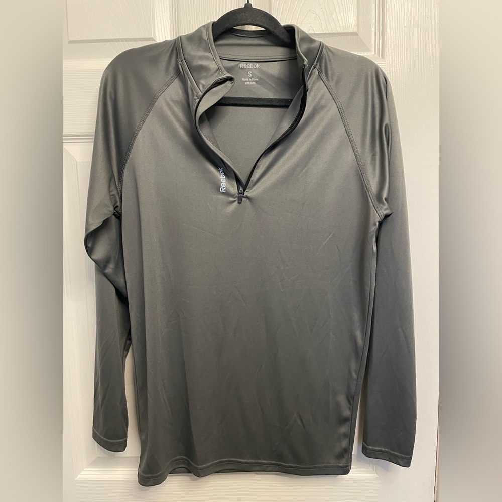 Reebok Men’s Gray Athletic Pullover